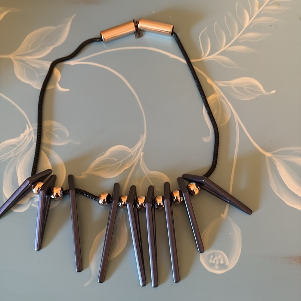 Chic Navy and Gold Spike Necklace - Picture 2 of 9